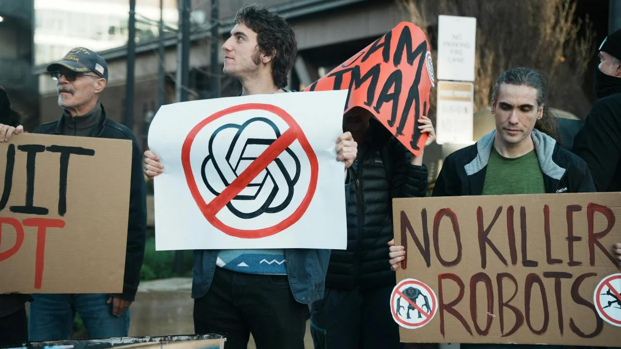 OpenAI's 'Code Red': Google's Momentum Triggers Internal Alarm