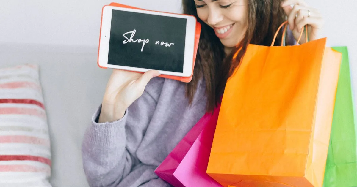 AI painting e-commerce monetization case on Xiaohongshu: AI creative furniture works soaring pink