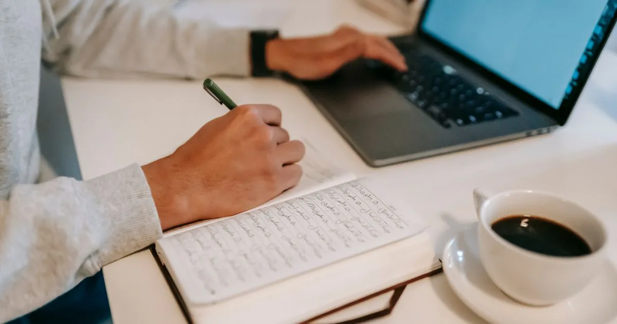 AI ghostwriting side hustle: how to earn over ¥20,000 in a single month